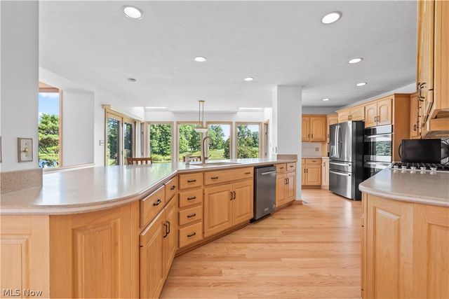 3855 Weymouth Woods Drive, Medina, OH 44256