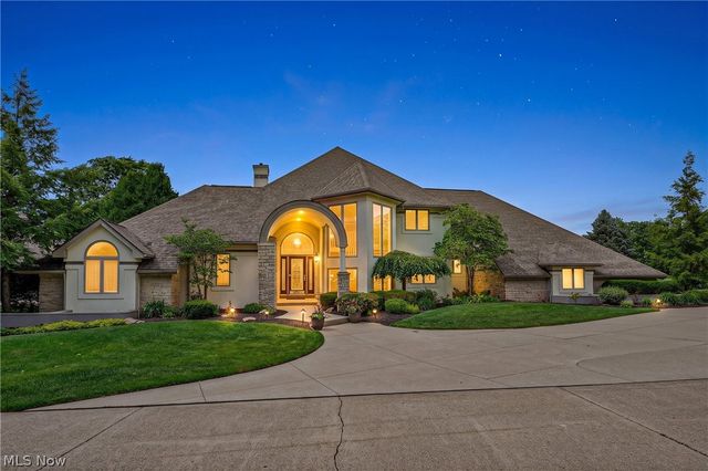 3855 Weymouth Woods Drive, Medina, OH 44256