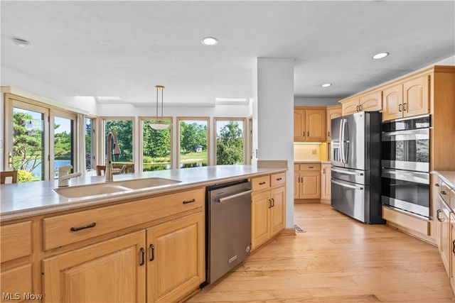 3855 Weymouth Woods Drive, Medina, OH 44256