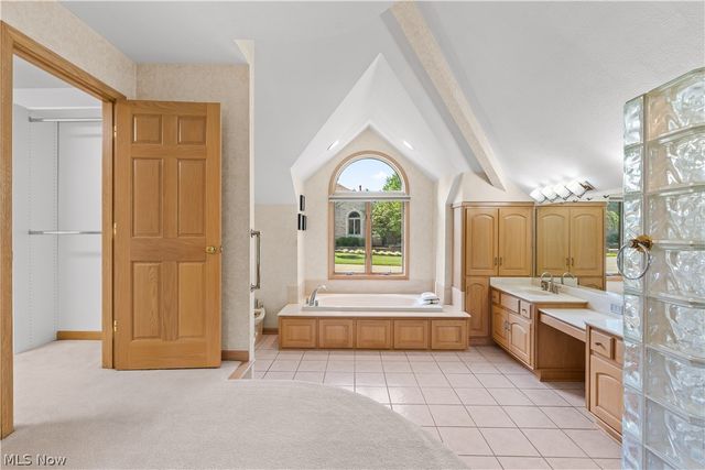 3855 Weymouth Woods Drive, Medina, OH 44256