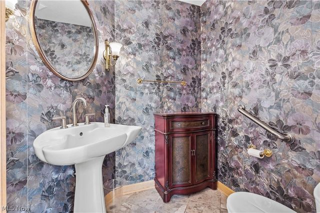 3855 Weymouth Woods Drive, Medina, OH 44256