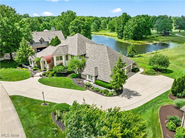 3855 Weymouth Woods Drive, Medina, OH 44256