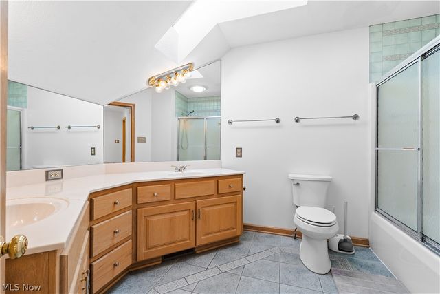 3855 Weymouth Woods Drive, Medina, OH 44256