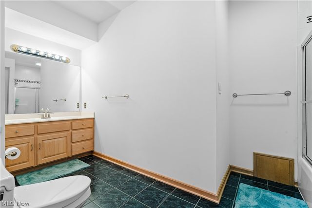 3855 Weymouth Woods Drive, Medina, OH 44256