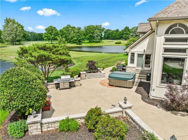 3855 Weymouth Woods Drive, Medina, OH 44256