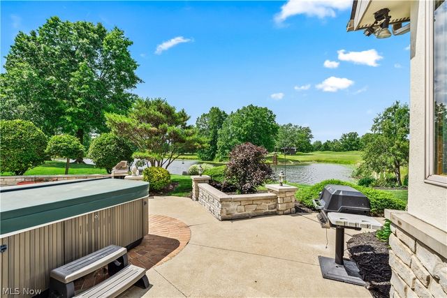 3855 Weymouth Woods Drive, Medina, OH 44256