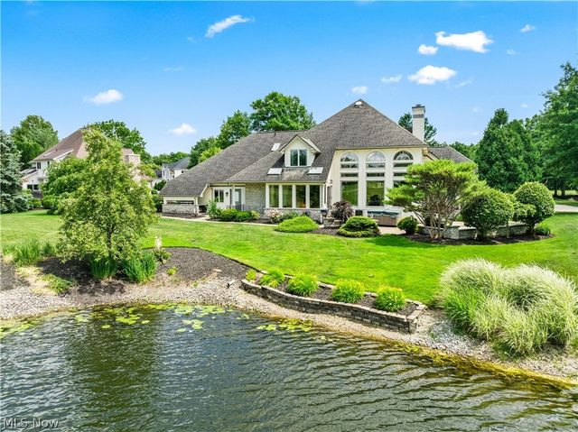 3855 Weymouth Woods Drive, Medina, OH 44256