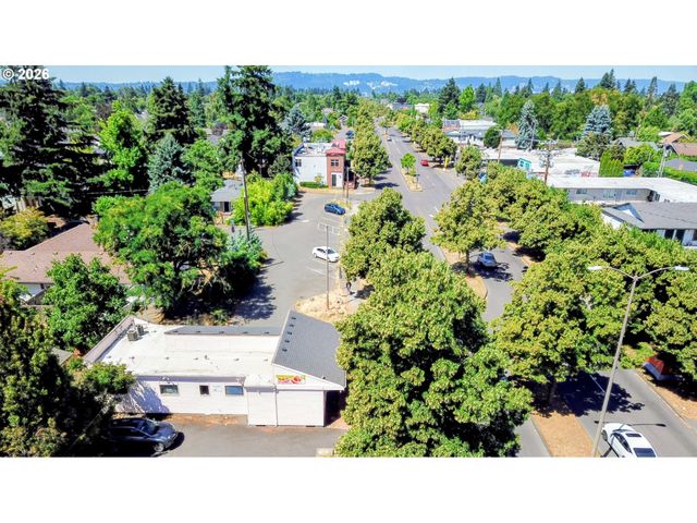 6736 Se POWELL Blvd, Portland, OR 97206