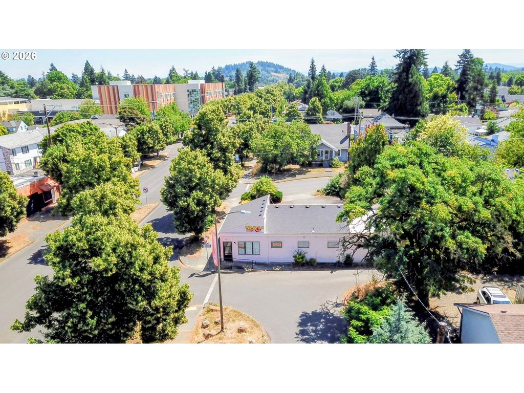 6736 Se POWELL Blvd, Portland, OR 97206