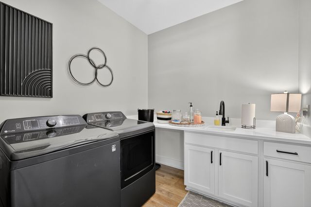 3679 Westgate Parkway, Clive, IA 50325