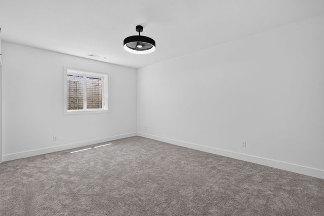 3679 Westgate Parkway, Clive, IA 50325