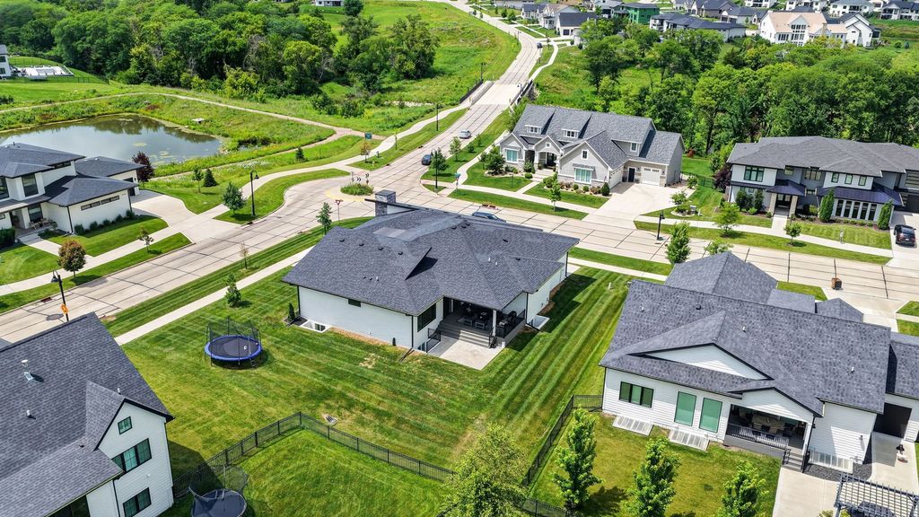 3679 Westgate Parkway, Clive, IA 50325