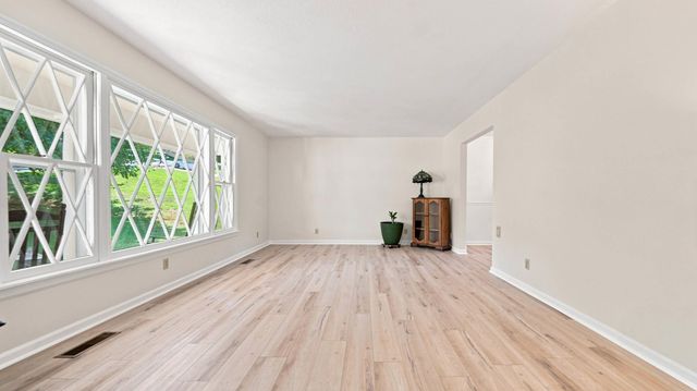 4715 N Forest Road, Hixson, TN 37343
