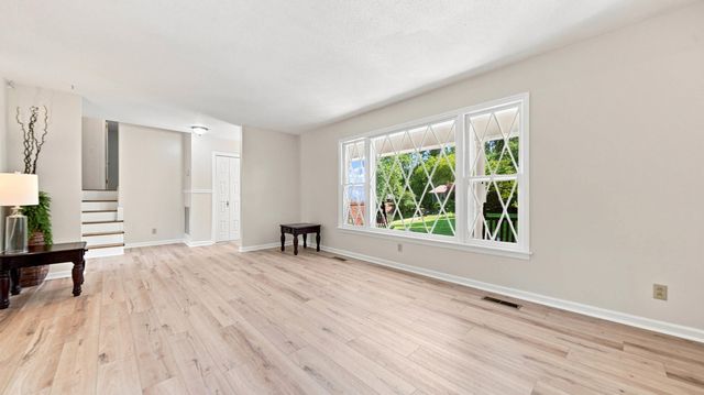4715 N Forest Road, Hixson, TN 37343