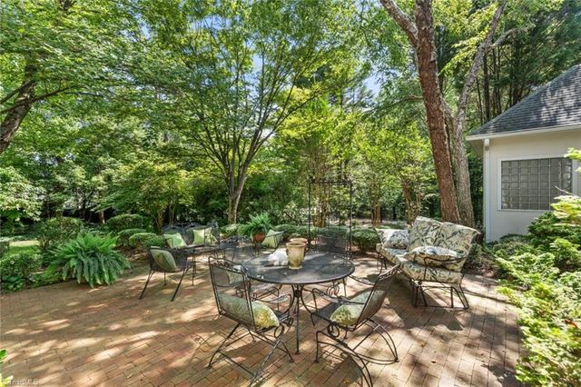 2792 Fieldwood Court, Winston-salem, NC 27106
