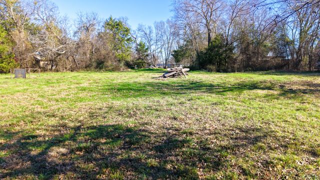 210 Forest Lane, Kemp, TX 75143