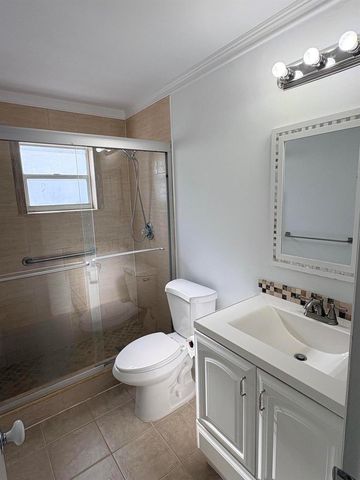 1009 SW 3rd Way, Boynton Beach, FL 33426