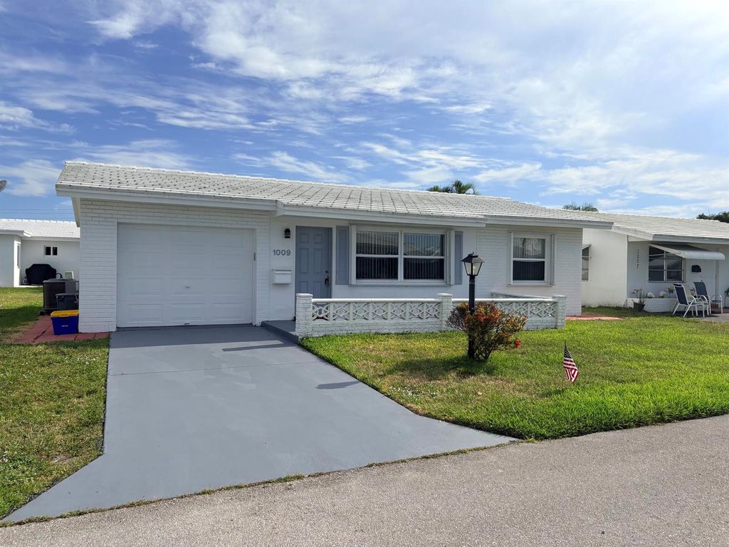 1009 SW 3rd Way, Boynton Beach, FL 33426