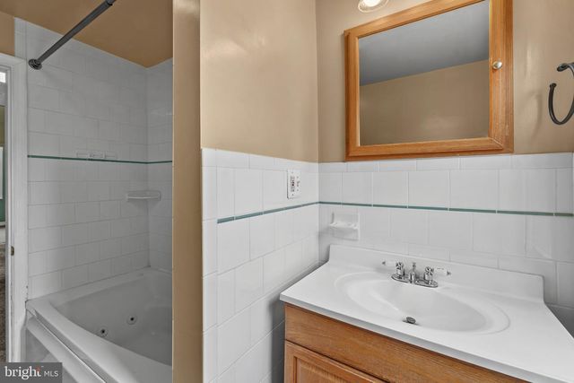 2827 FLEETWOOD AVE, Baltimore, MD 21214