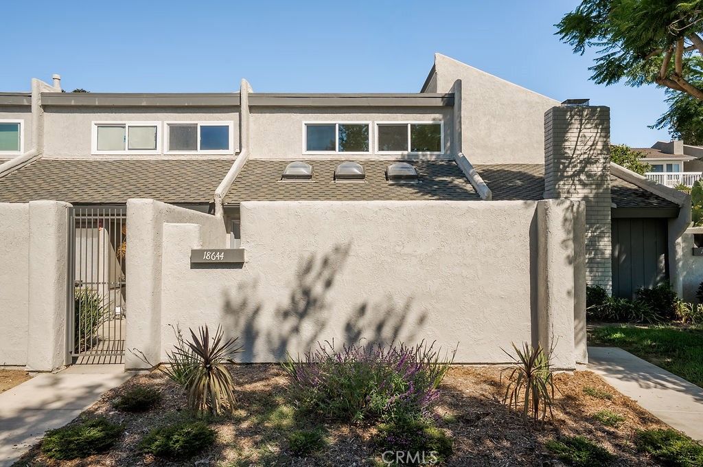 18644 Applewood, Huntington Beach, CA 92646 — exterior
