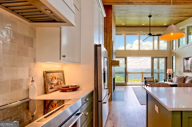 602 Charmont Drive, Tiger, GA 30576