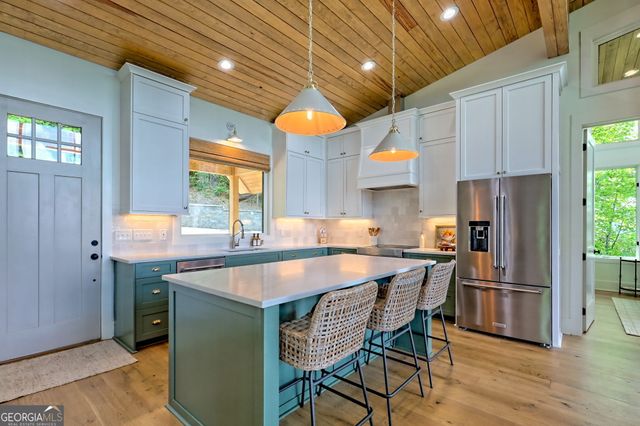 602 Charmont Drive, Tiger, GA 30576