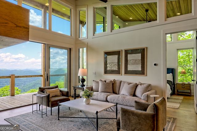 602 Charmont Drive, Tiger, GA 30576