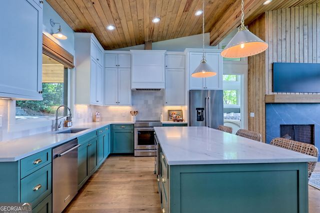 602 Charmont Drive, Tiger, GA 30576