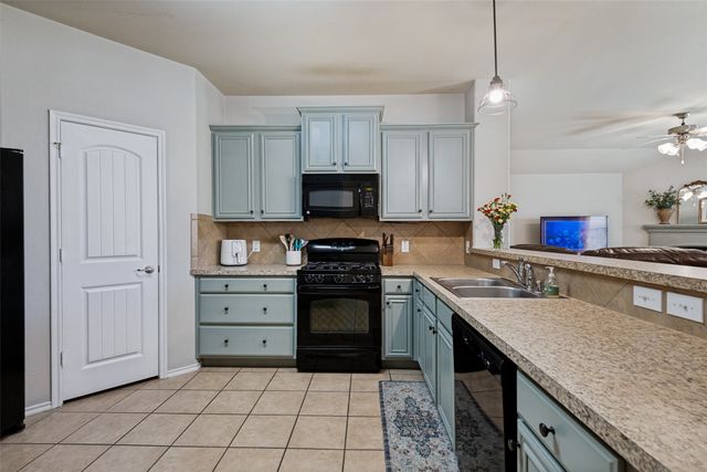 2107 Thistle Lane, Forney, TX 75126