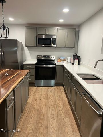 351 4th Street 2, Troy, NY 12180