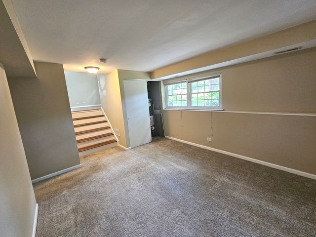 210 Redwood Court, Vernon Hills, IL 60061