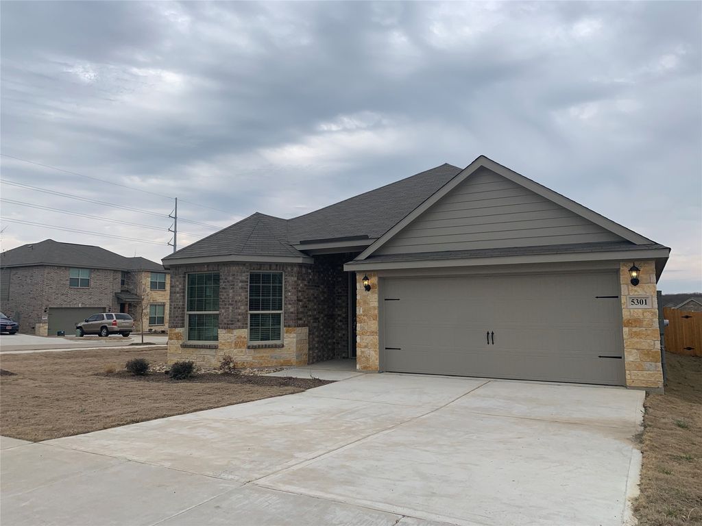 5301 Persimmon Drive, Denton, TX 76207