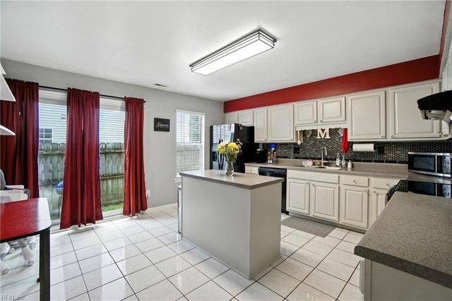 1905 Dolina DR, Virginia Beach, VA 23464