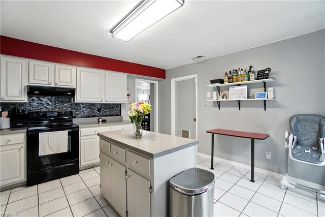 1905 Dolina DR, Virginia Beach, VA 23464