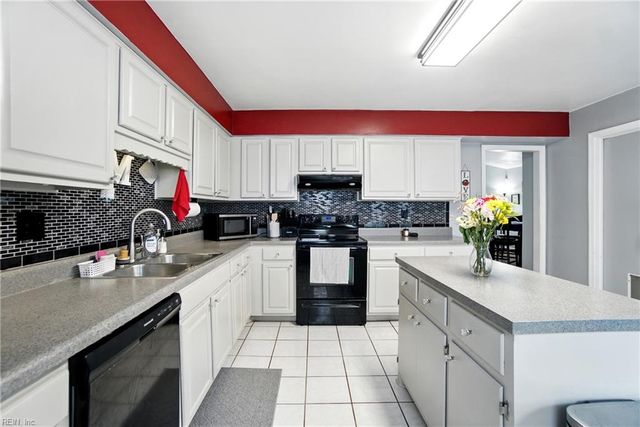 1905 Dolina DR, Virginia Beach, VA 23464