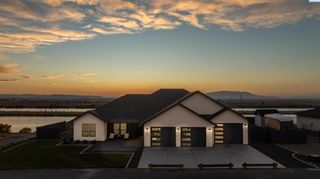 57 Columbia Bluff Ln, Pasco, WA 99301