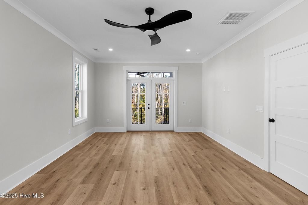 Image 19 of property listing at 538 Sheldrake Court, Beaufort, NC 28516