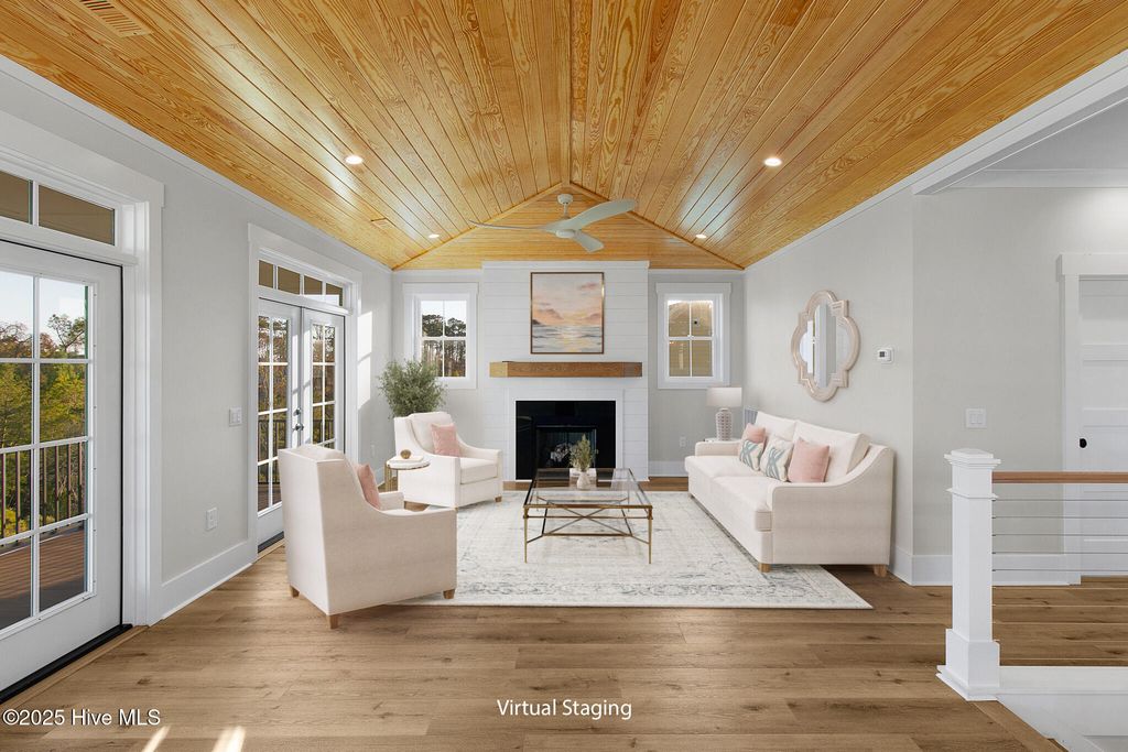 Image 2 of property listing at 538 Sheldrake Court, Beaufort, NC 28516