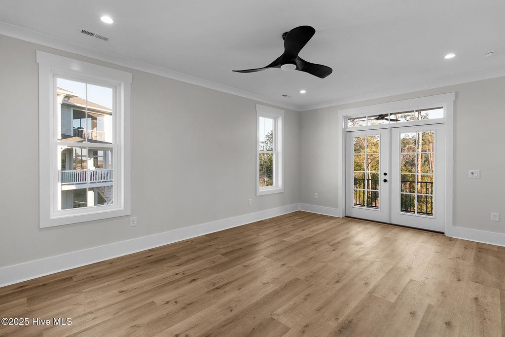 Image 20 of property listing at 538 Sheldrake Court, Beaufort, NC 28516