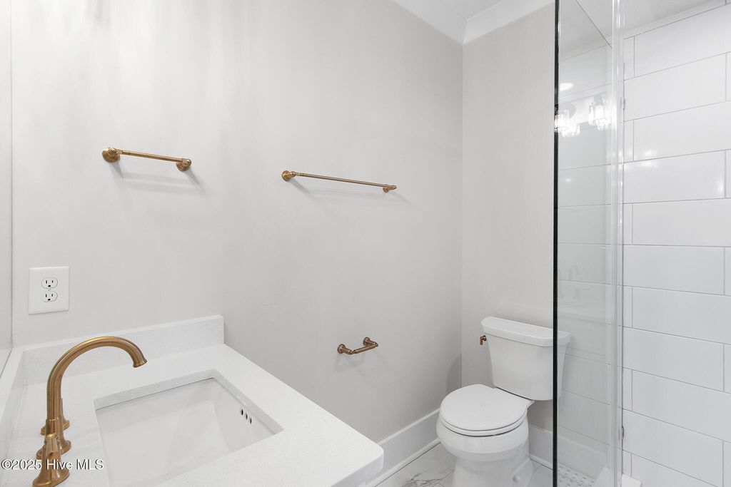 Image 26 of property listing at 538 Sheldrake Court, Beaufort, NC 28516