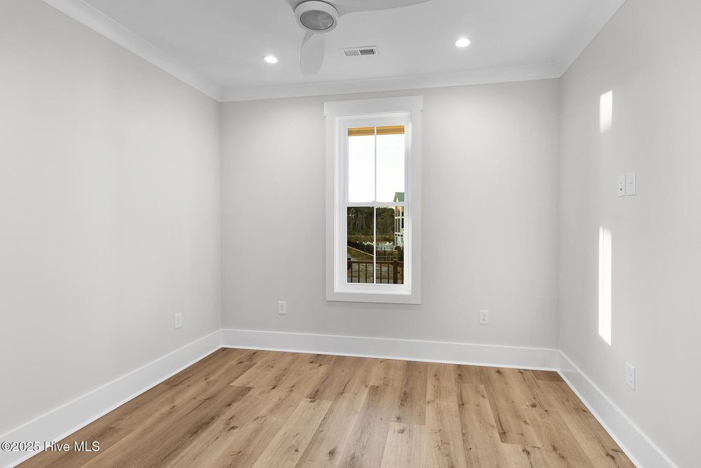 Image 31 of property listing at 538 Sheldrake Court, Beaufort, NC 28516