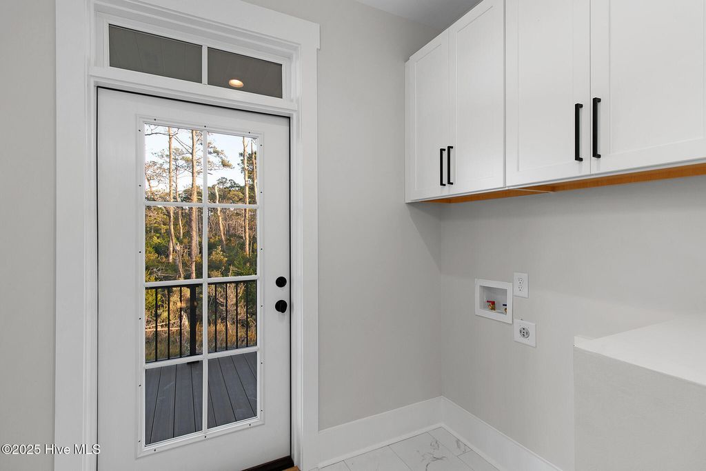 Image 35 of property listing at 538 Sheldrake Court, Beaufort, NC 28516