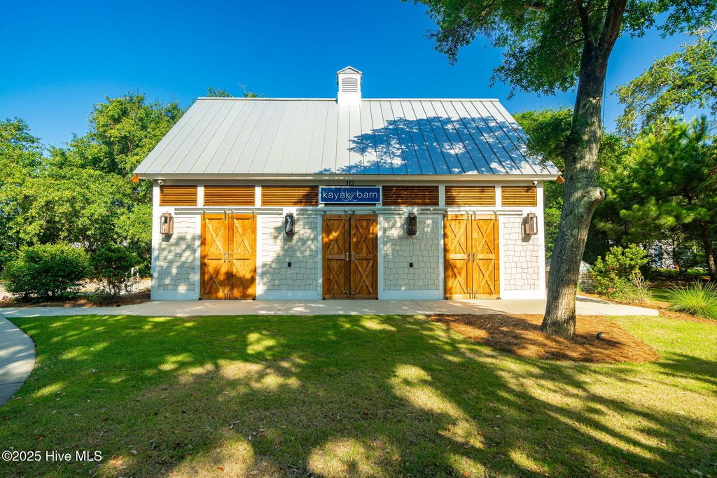 Image 44 of property listing at 538 Sheldrake Court, Beaufort, NC 28516