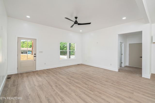 209 Ponderosa Drive, Kingston, TN 37763