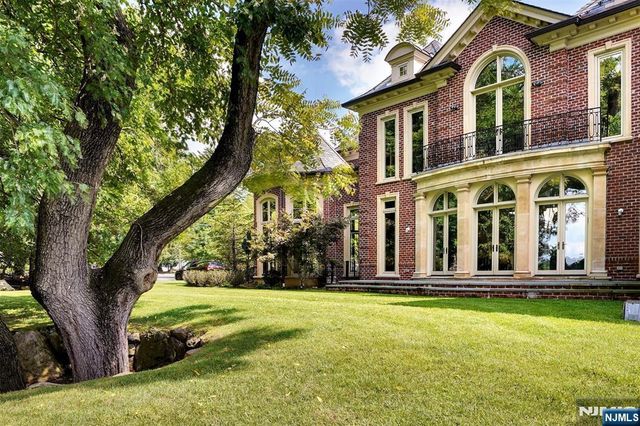 1500 River Road, Teaneck, NJ 07666