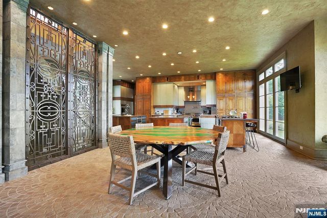 1500 River Road, Teaneck, NJ 07666