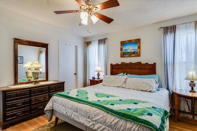 1220 N Timberleaf, Derby, KS 67037