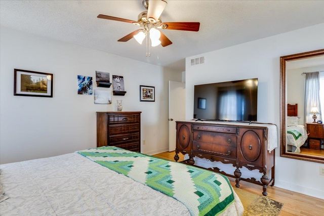 1220 N Timberleaf, Derby, KS 67037