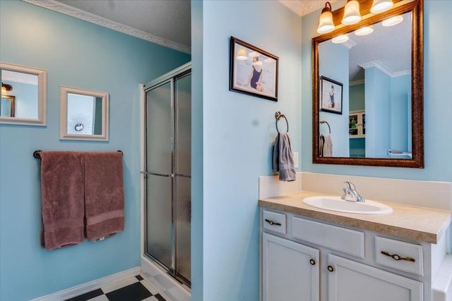 1220 N Timberleaf, Derby, KS 67037