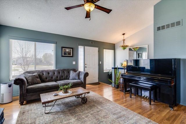 1220 N Timberleaf, Derby, KS 67037